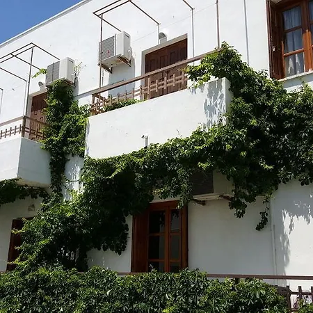 아파트 Alpha Naxos - Adults Only Naxos City