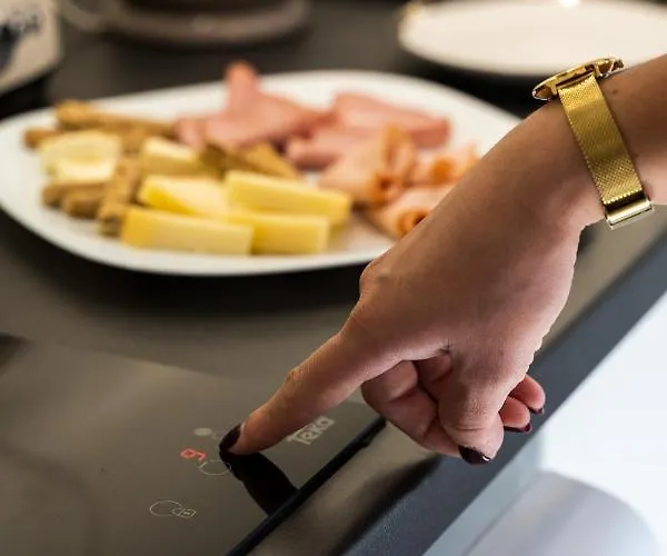 Alpha Naxos - Adults Only